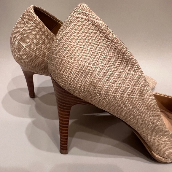 Charles David neutral pump with stack heel - Picture 6 of 9